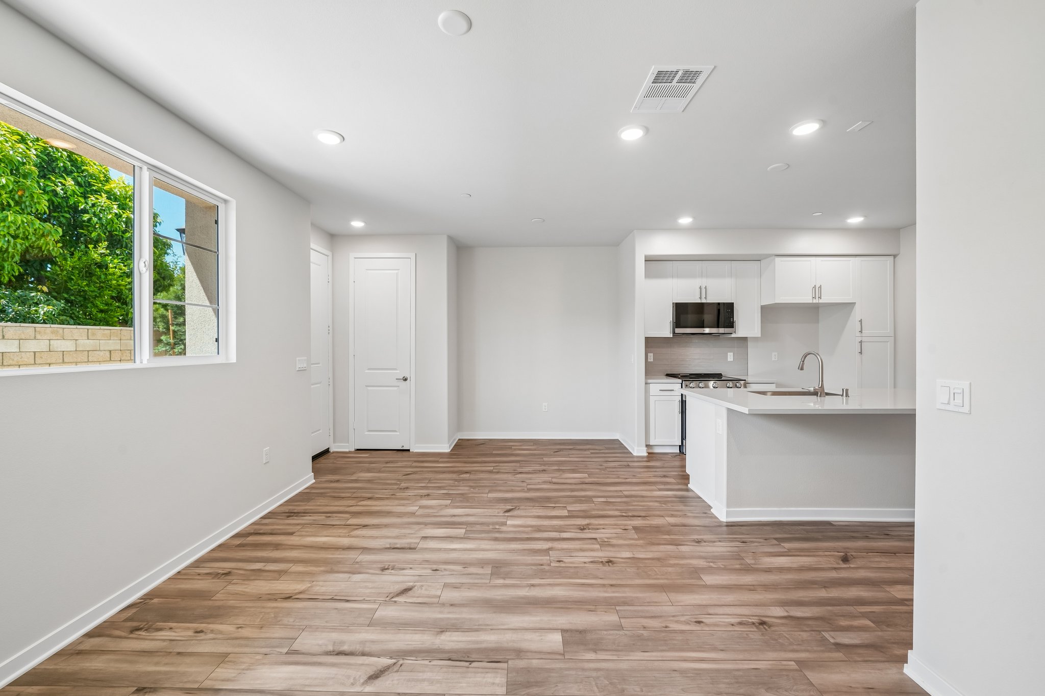 0041 9194 Waverly Lane