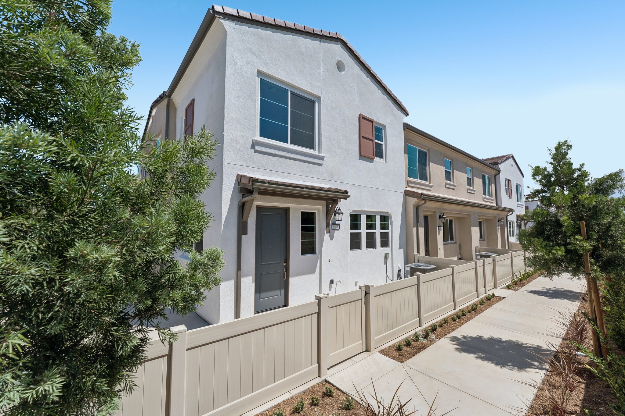 0040 9198 Waverly Lane