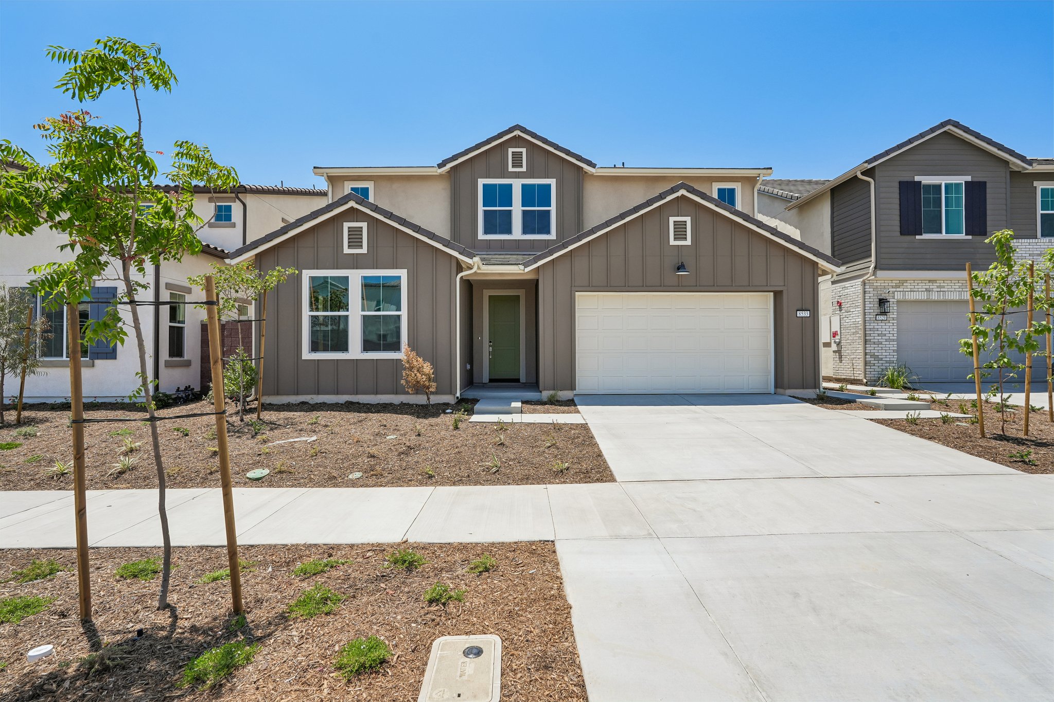 0004 8533 Tamarack Street