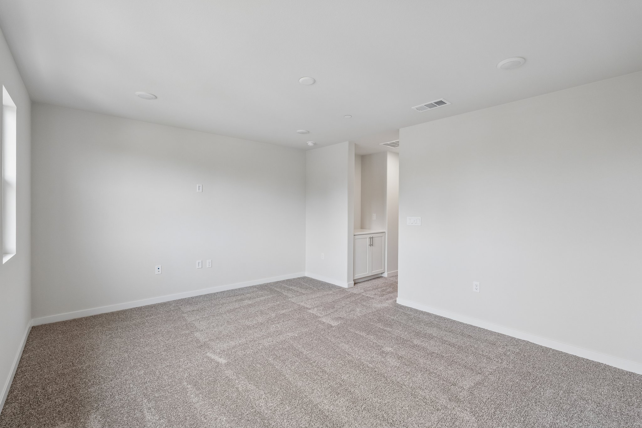 A large empty room.