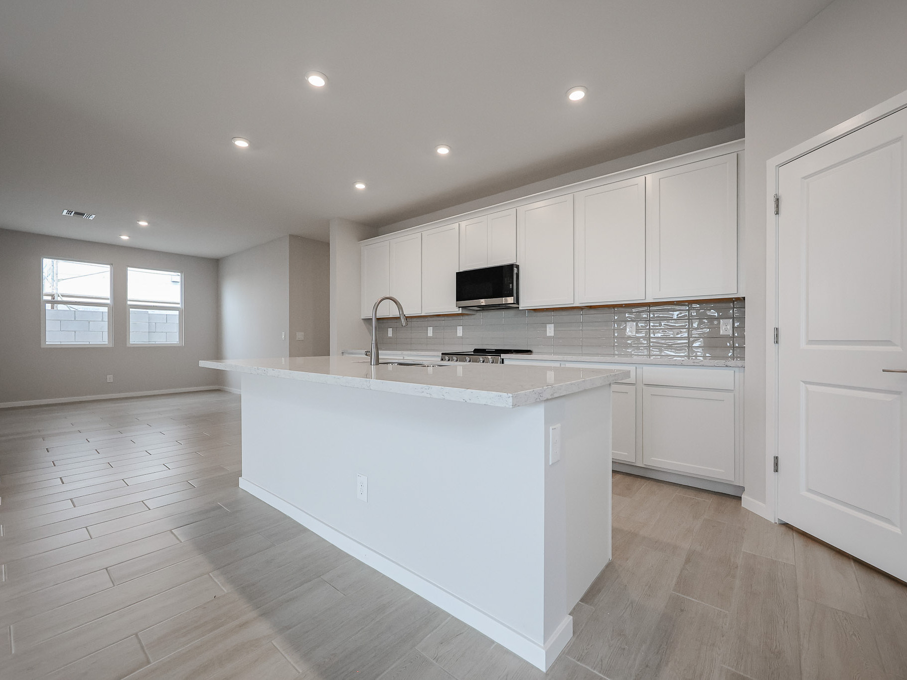 0073 6088 E CROCKETT WAY