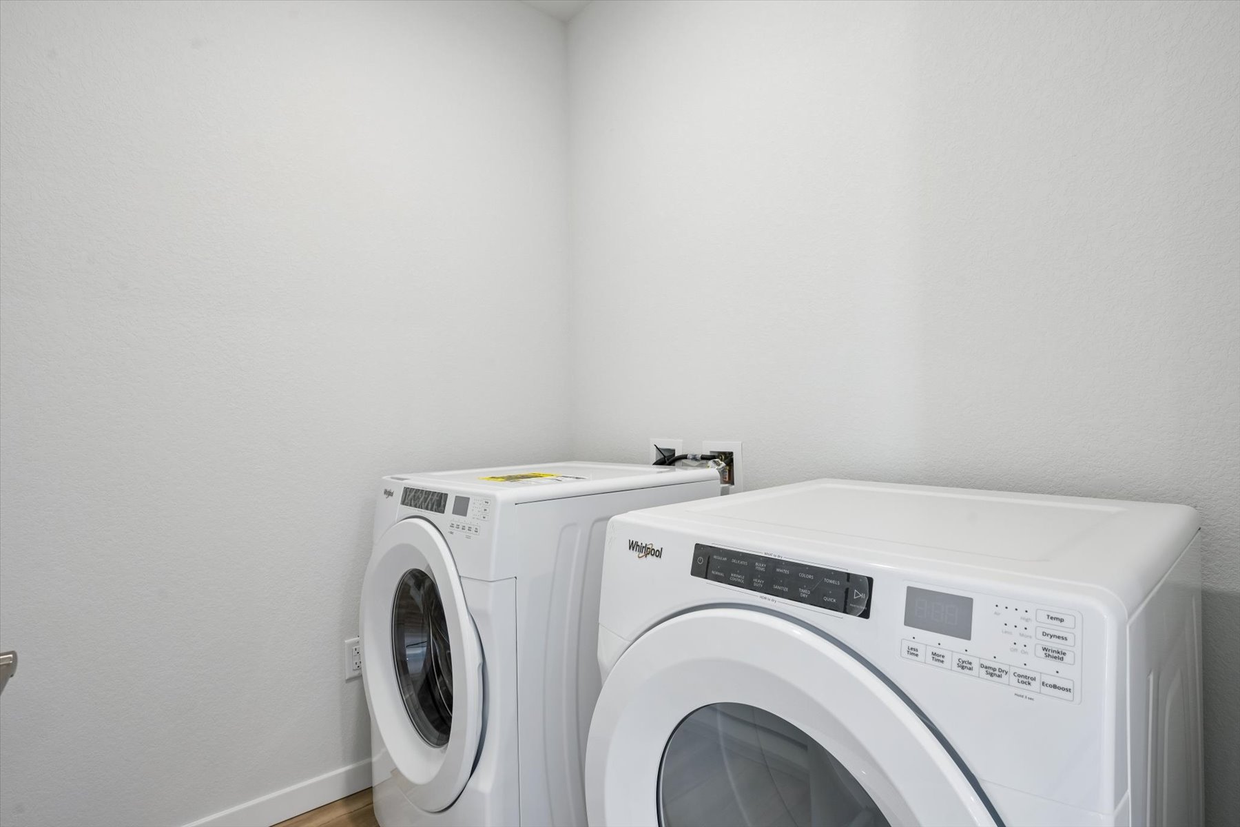 A white washing machine.