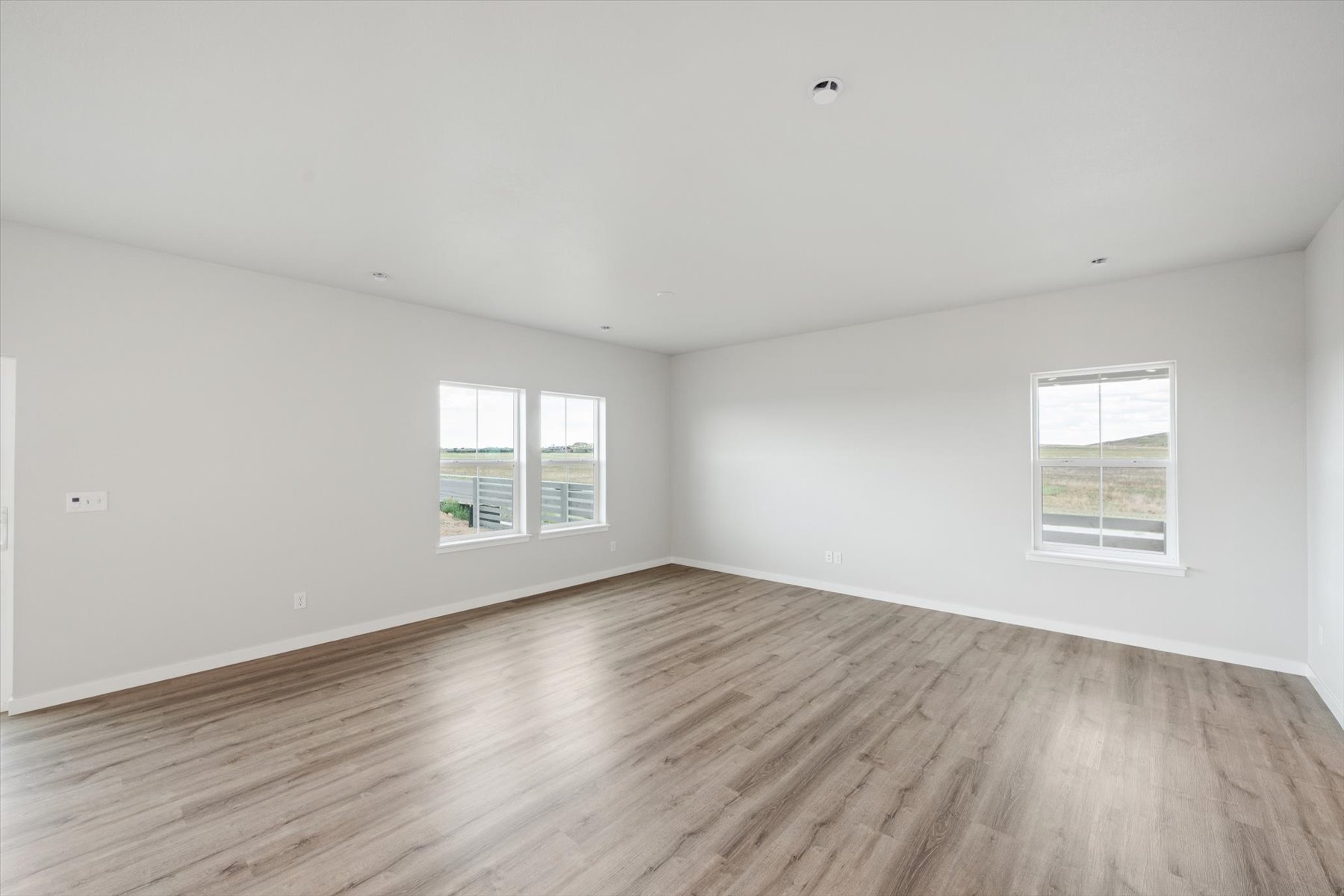 A room with windows.