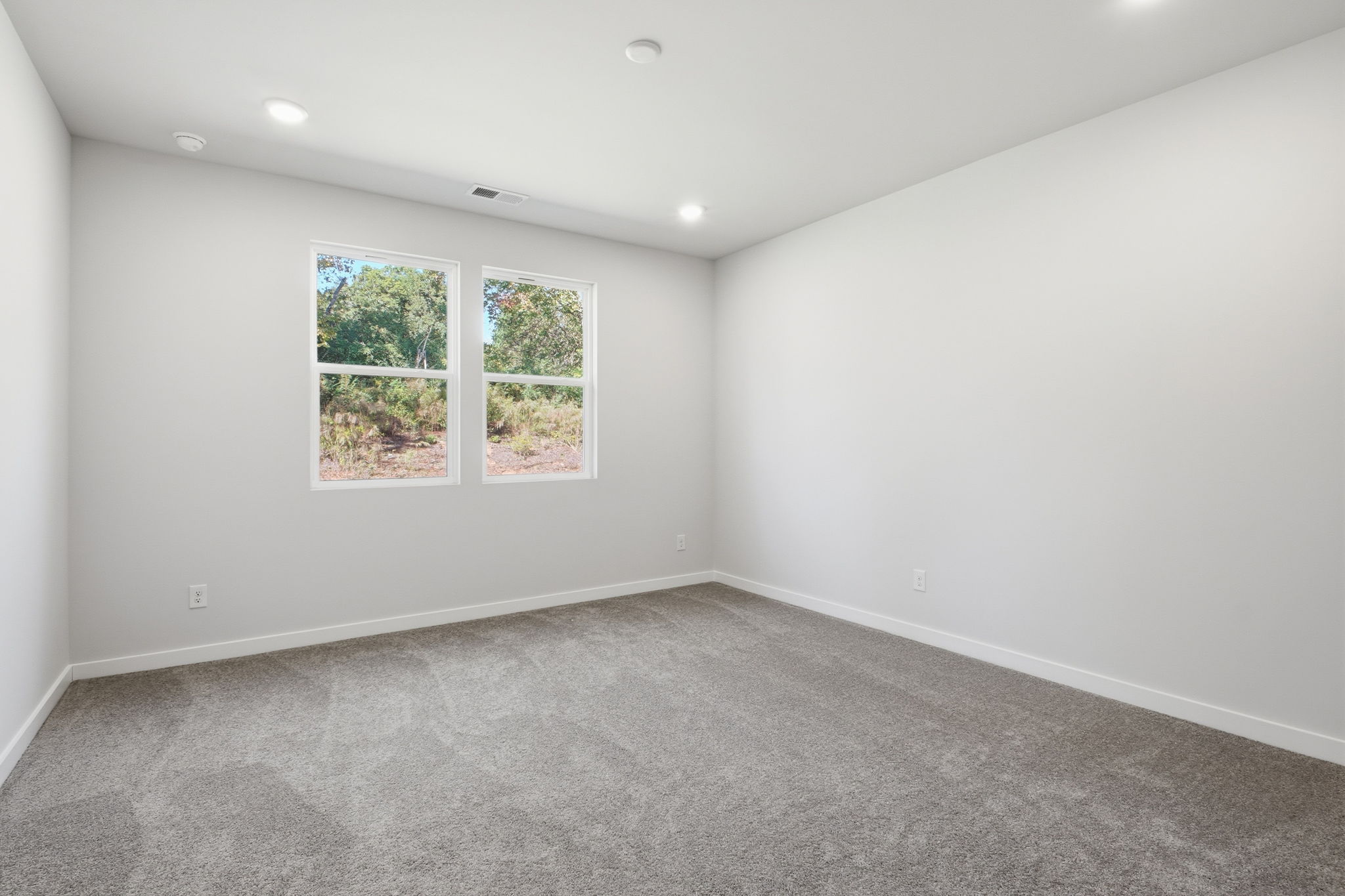 A room with windows.