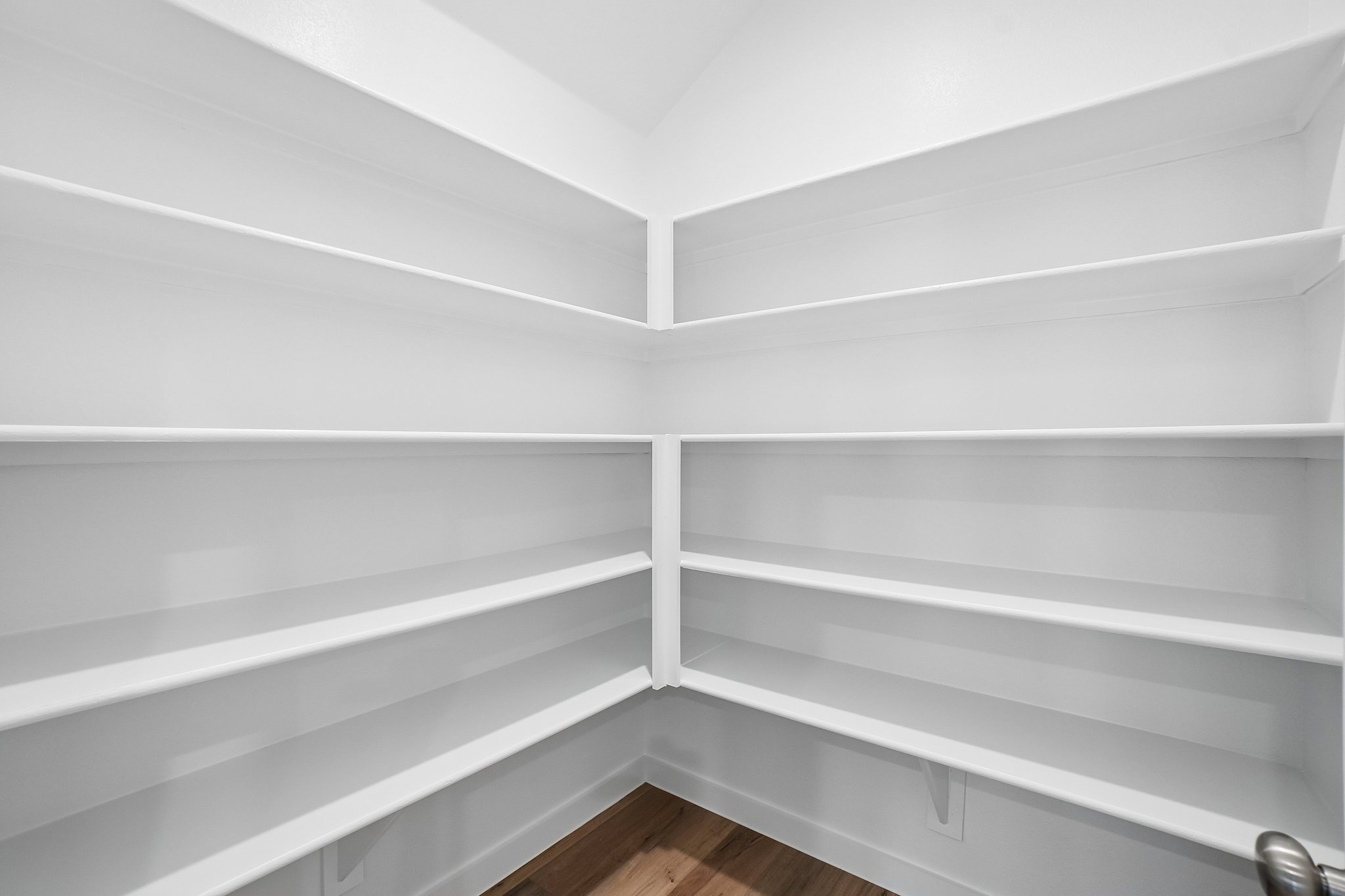 A white shelf with white shelves.