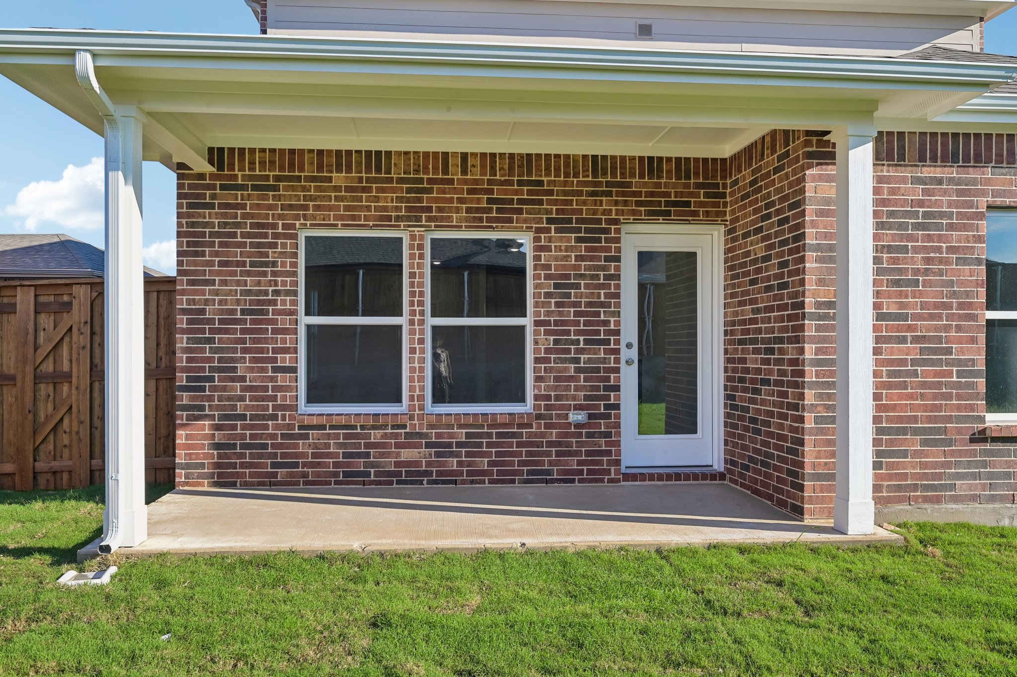 A brick building with windows.