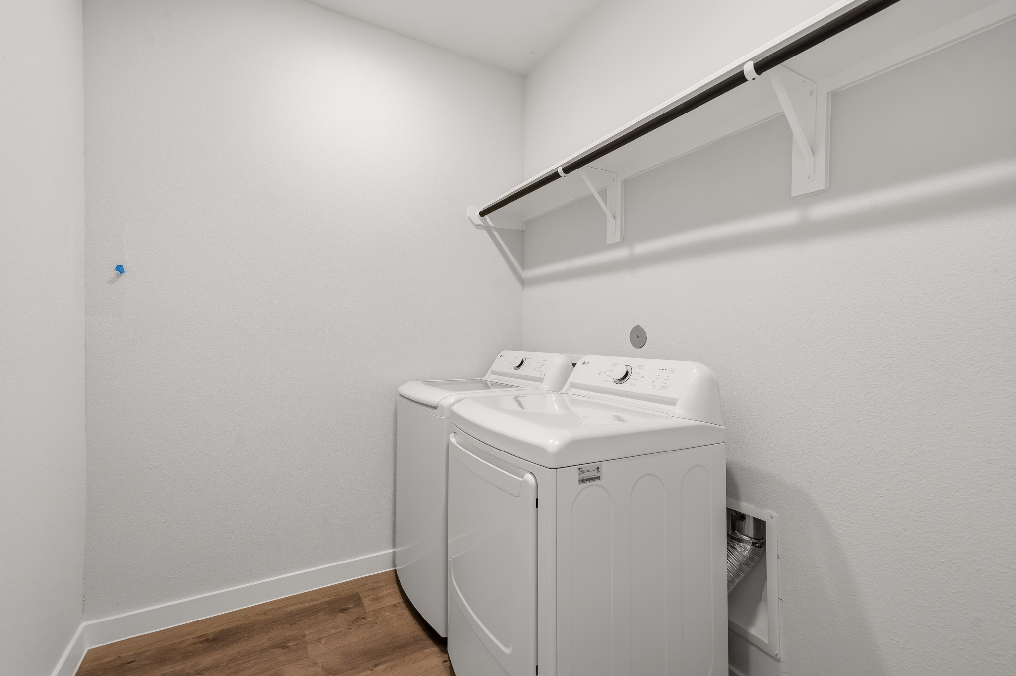A white washing machine.