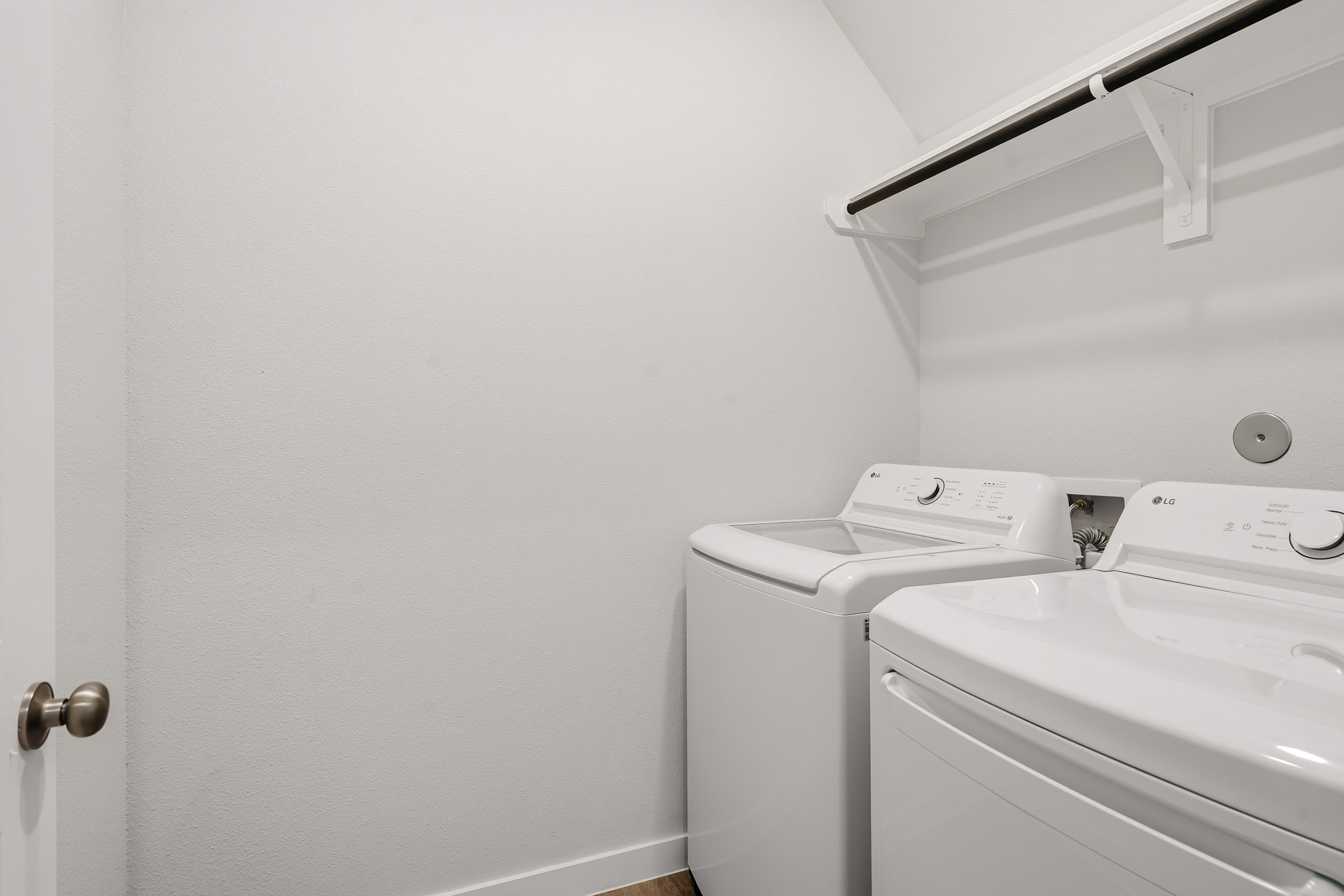 A white washing machine.