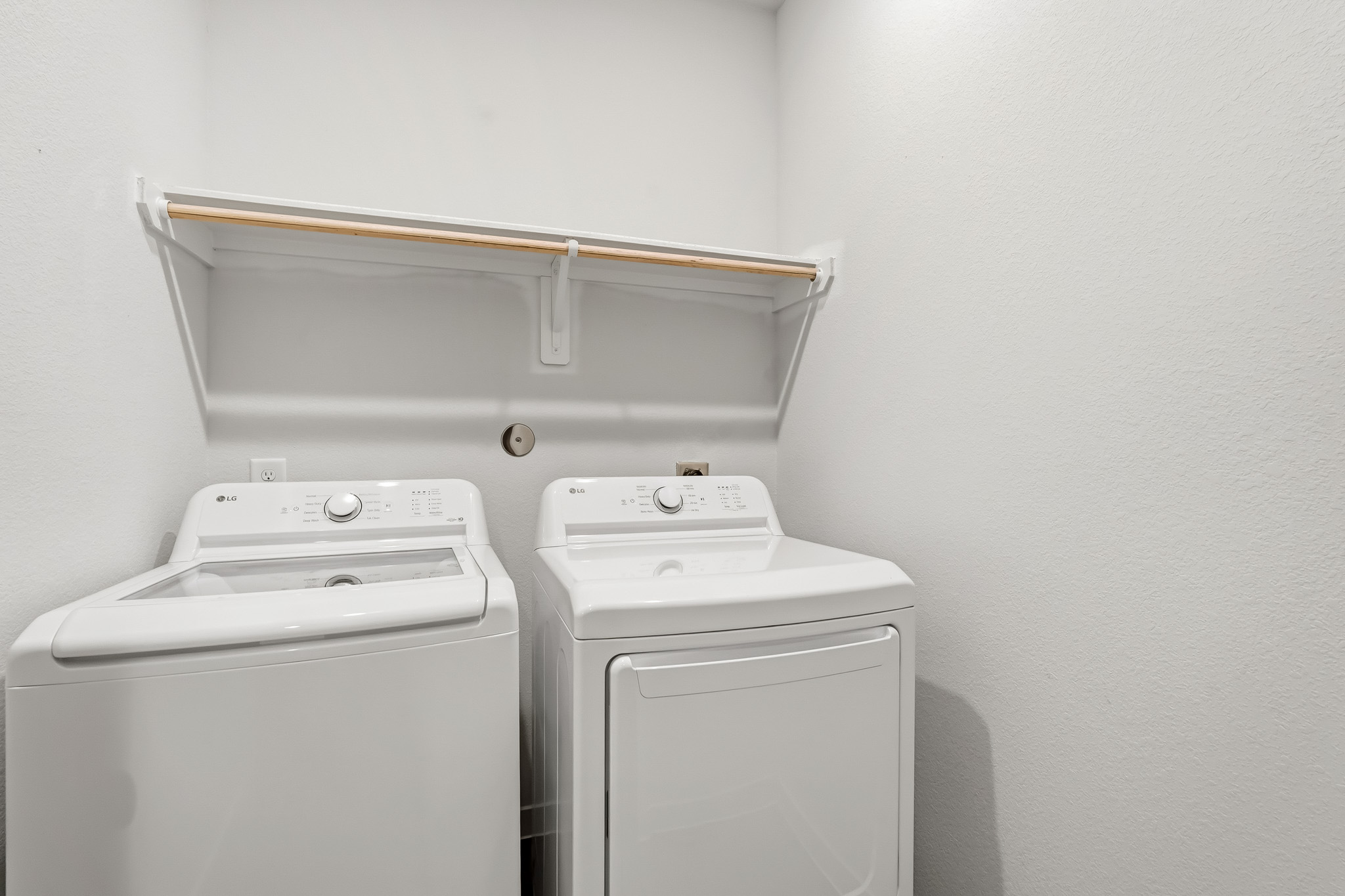 A white washing machine.