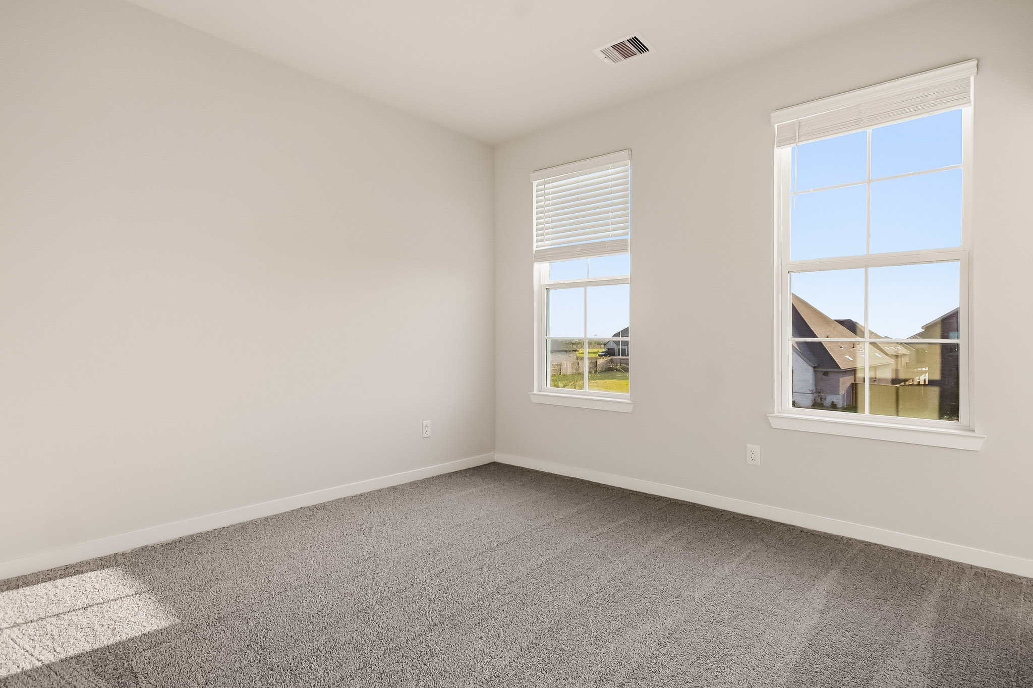 A room with windows.