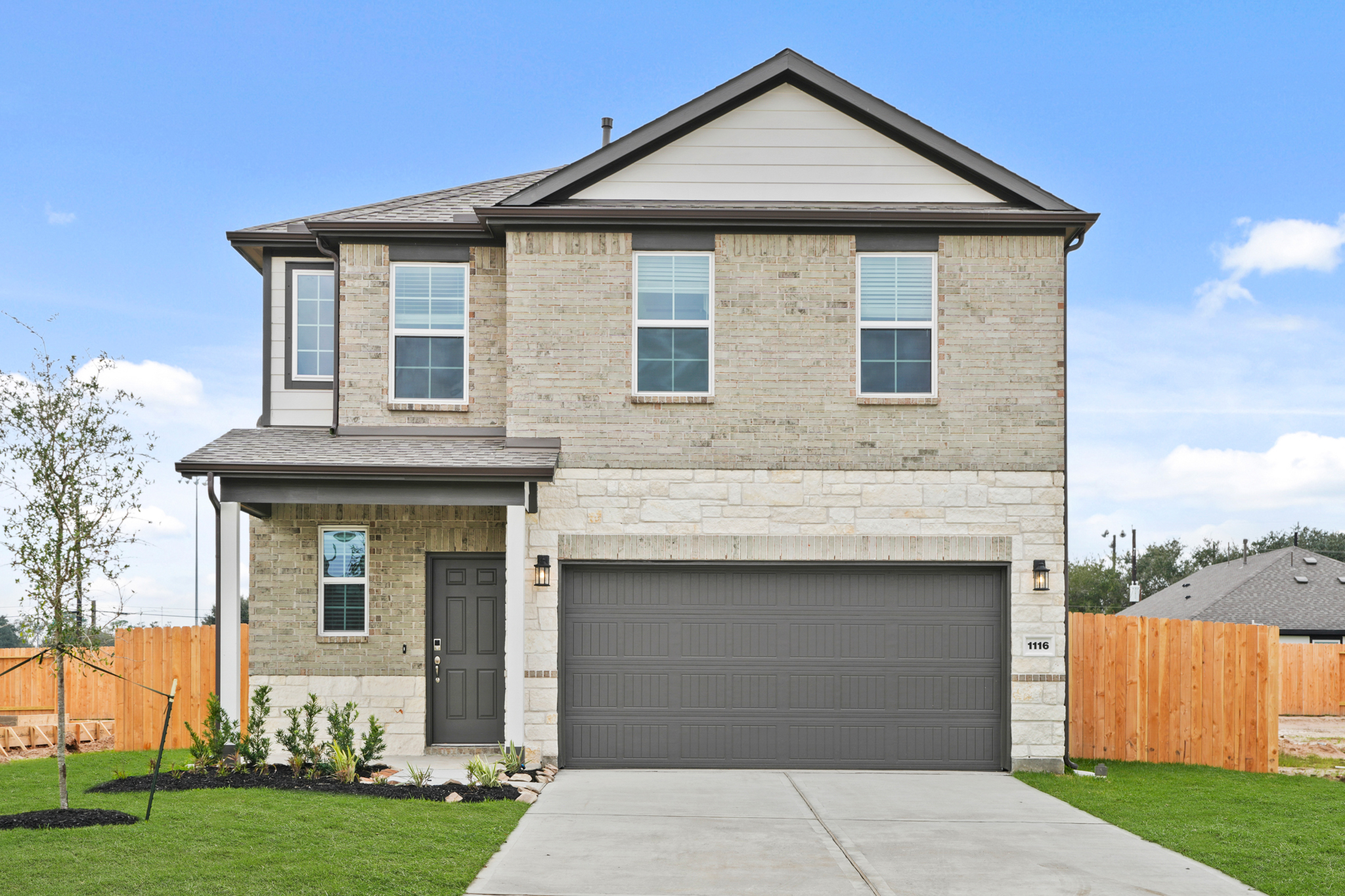 020163 1116 Independence Avenue