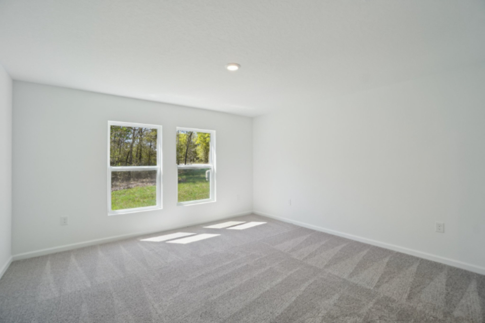 A room with windows.