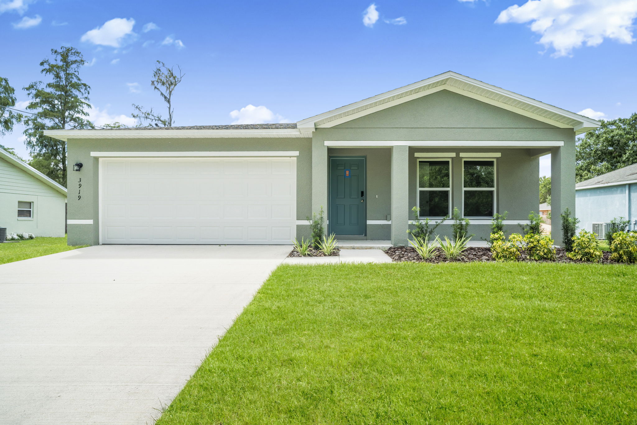 5631 3919 Durango Ave